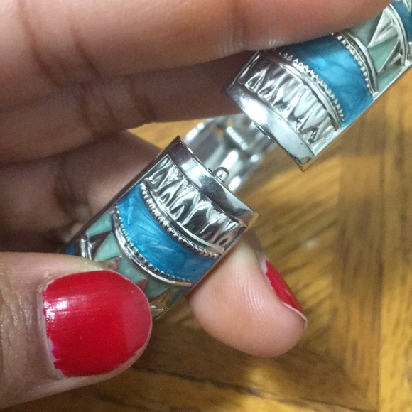 Vintage Chic Turquoise Heavy Bracelet - Picture 2 of 2